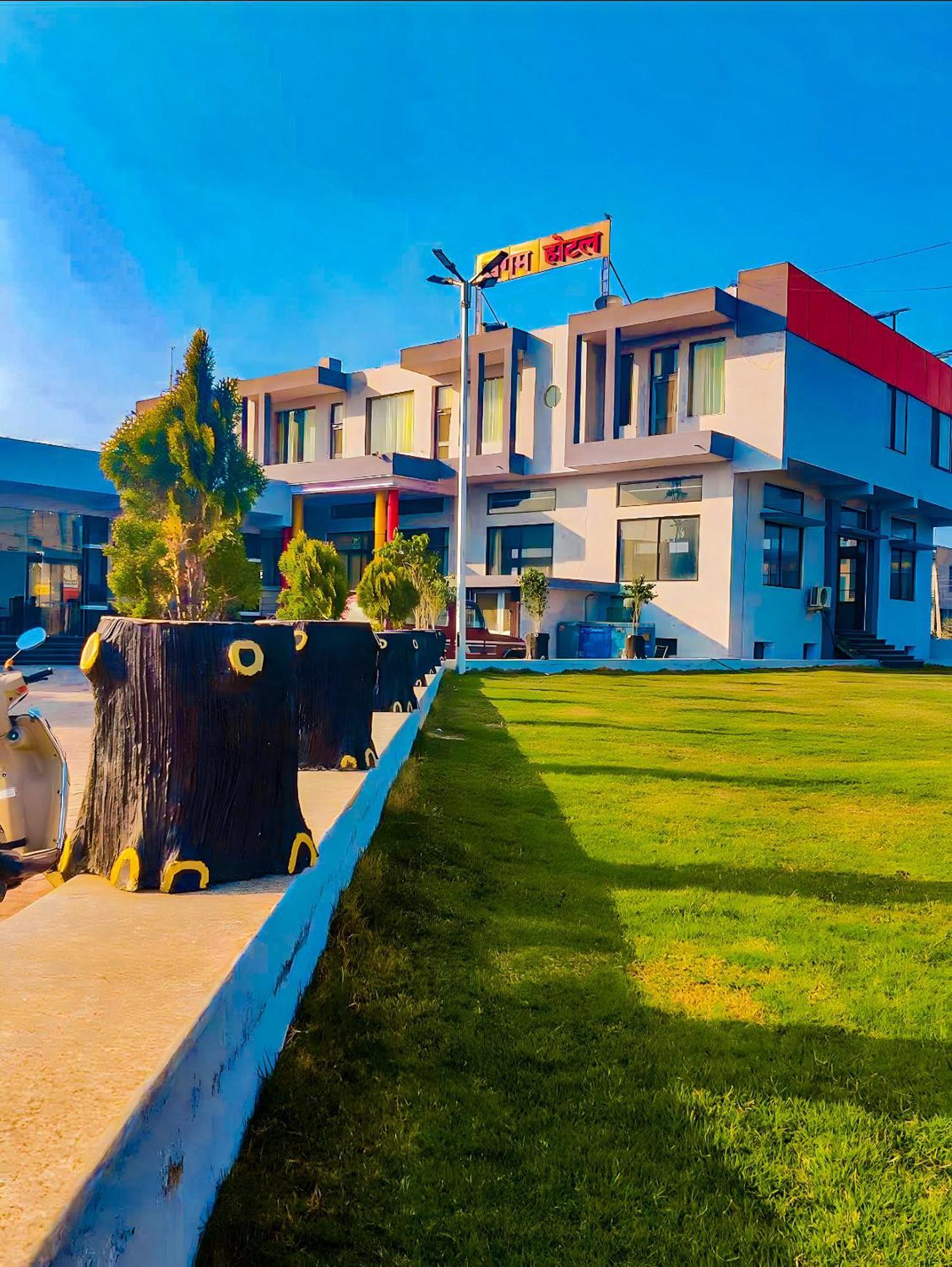 Sangam Hotel Chirawa Zewnętrze zdjęcie